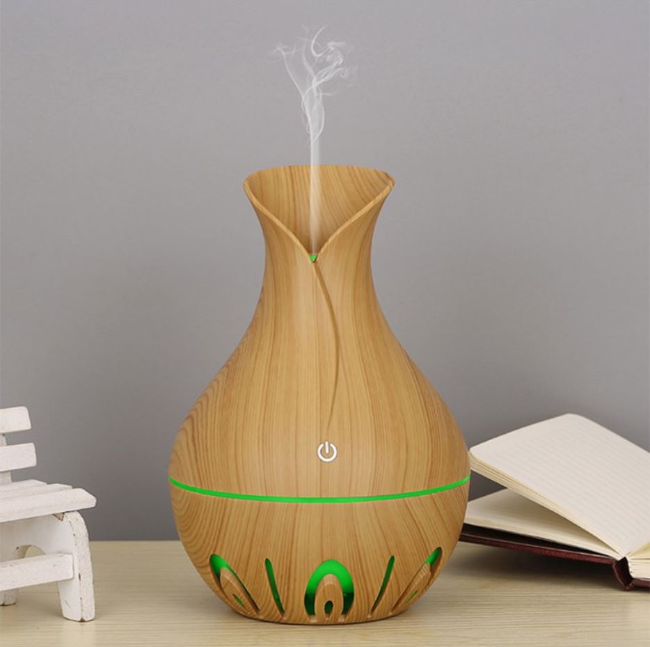Difuzor de Aromaterapie cu Iluminare LED in 7 Culori, 300 ml + 12 uleiuri CADOU