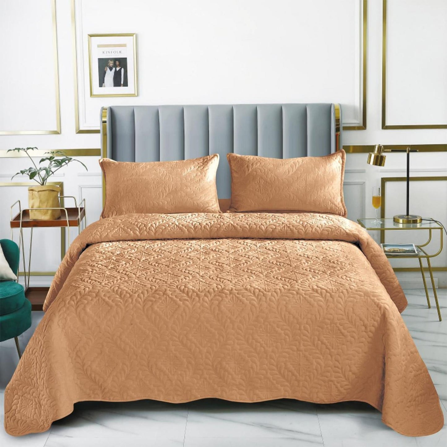 Cuvertura Matlasata, Material Tip Catifea, Pentru Pat Dublu, 230 x 250 cm + 2 Fete de Perna CADOU