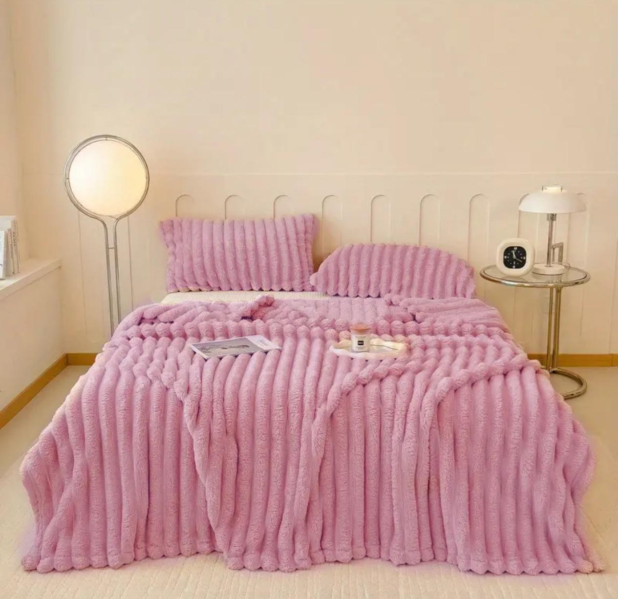 Patura Cocolino Groasa Dubla, 200 x 230 cm + 2 Fete de Perna CADOU