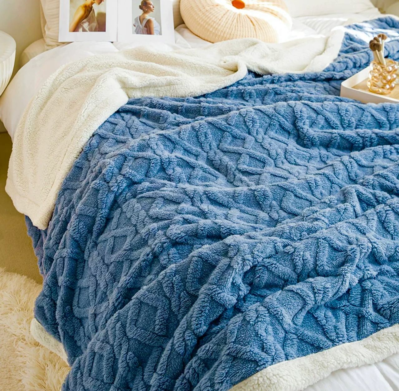 REDUCEREA ZILEI: Patura Cocolino Groasa Dubla, Super Soft, Tip Tricotaj, cu Blanita, 200 x 230 cm