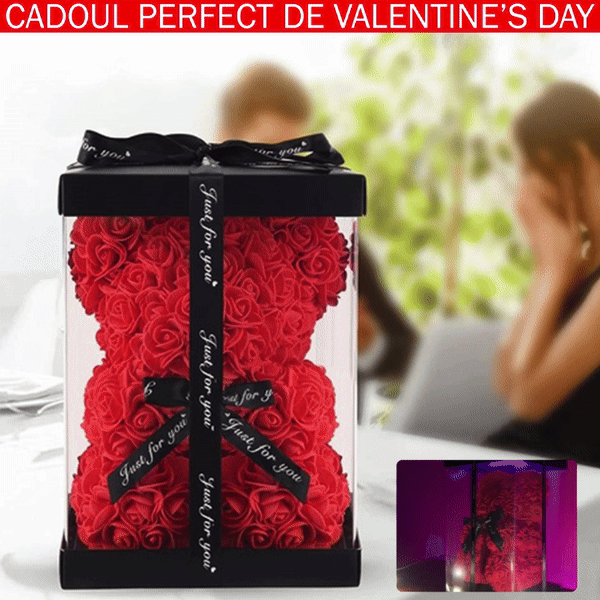 CADOU de Valentine's Day: Ursulet din trandafiri de sapun in cutie cadou, Inaltime 25cm