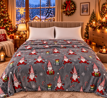 Patura Cocolino de Craciun, 200x230 cm, Extra Pufoasa si Călduroasa, Imprimeuri Festive cu Mos Craciun, Reni si Fulgi de Nea, 12 Modele Disponibile