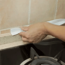 1+1 GRATIS - Banda Adeziva Pentru Etansare Si Izolare, Antistropi, 3,2 Metri, Alb